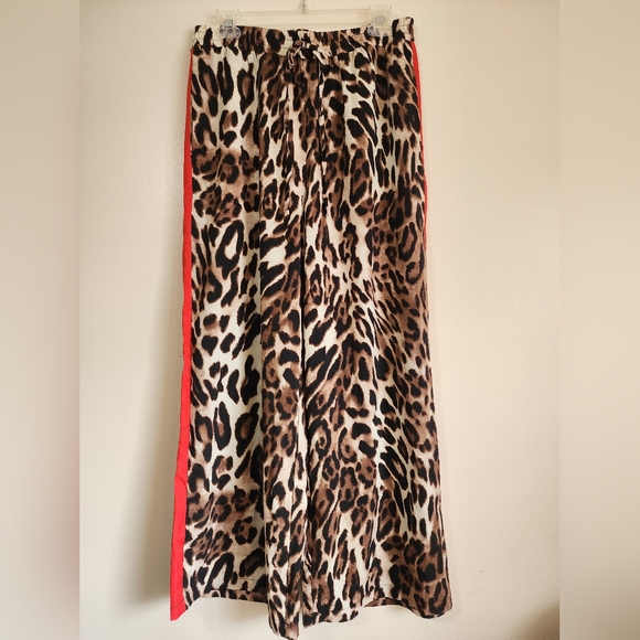Unbranded Dresses & Skirts - Leopard Print Scarf with Red Trim